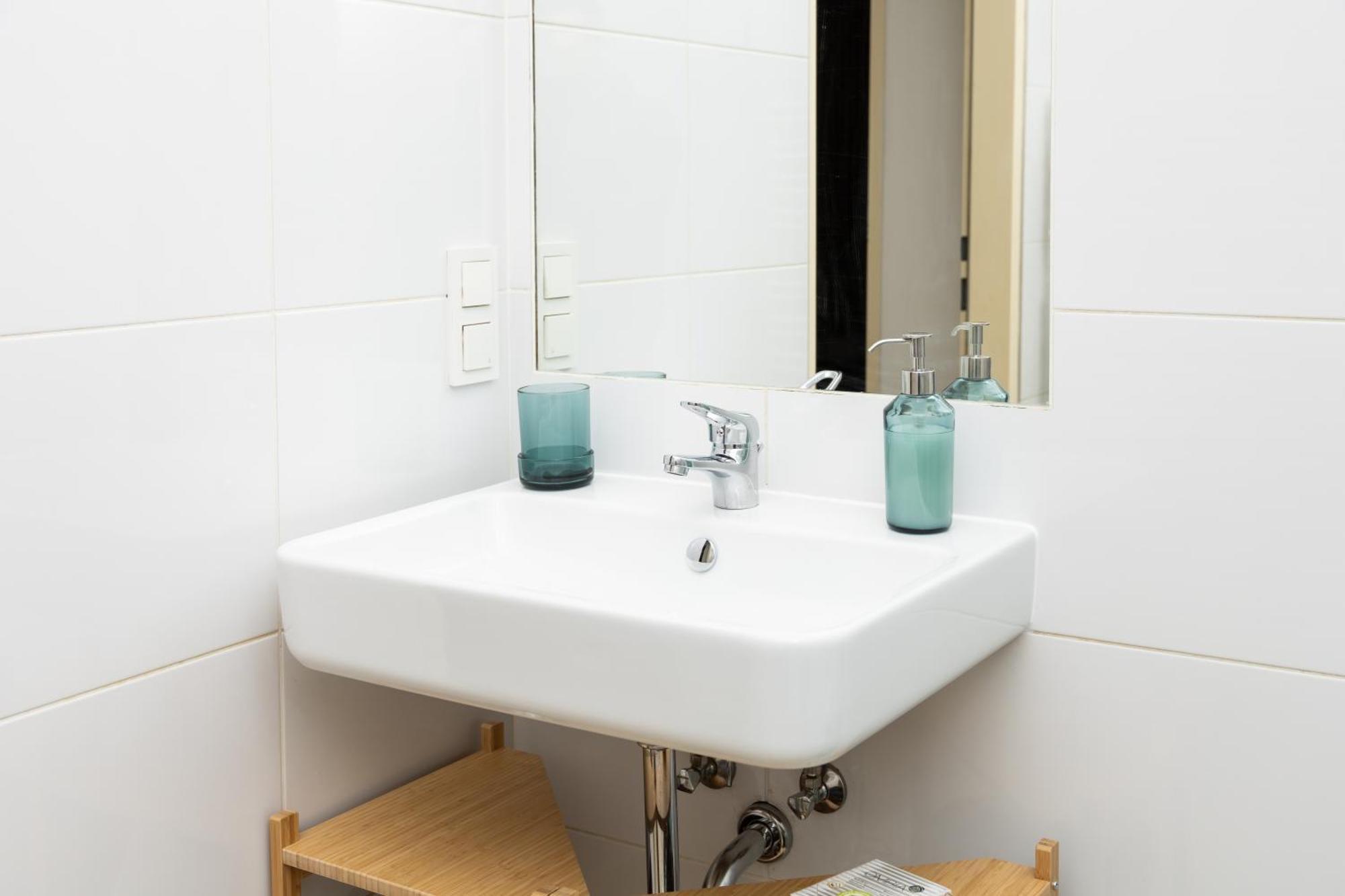 Charming Retreat Walking Distance From Town Centre Apartment เวียนนา ภายนอก รูปภาพ